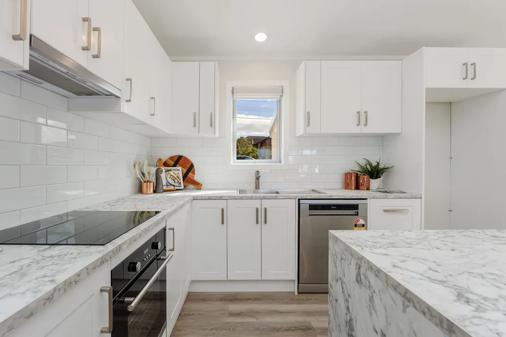 Photos of 1071 Whangaparaoa Road