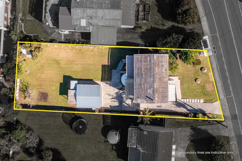 Photos of 1071 Whangaparaoa Road