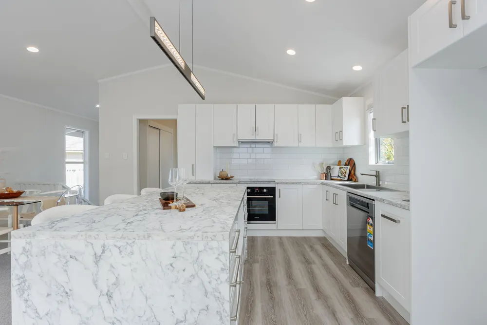 Photos of 1071 Whangaparaoa Road