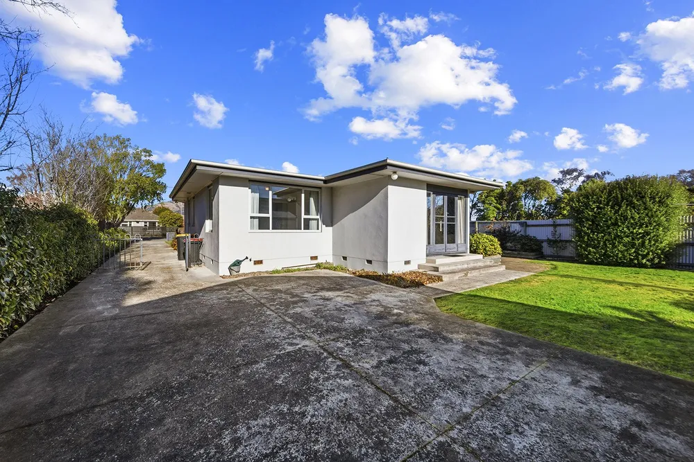 Photos of 85 Sparks Road