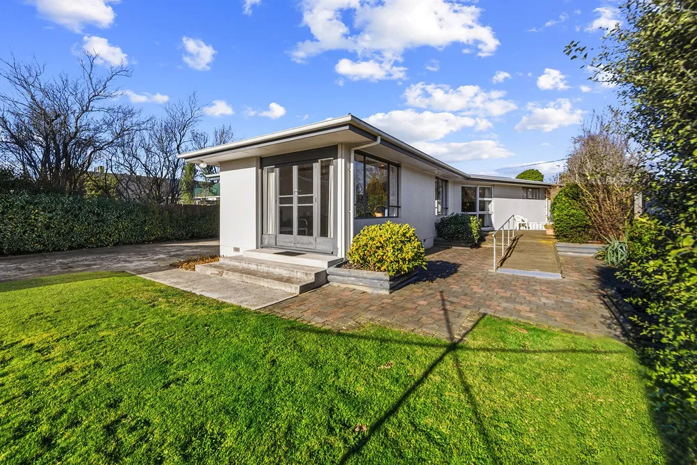 Photos of 85 Sparks Road