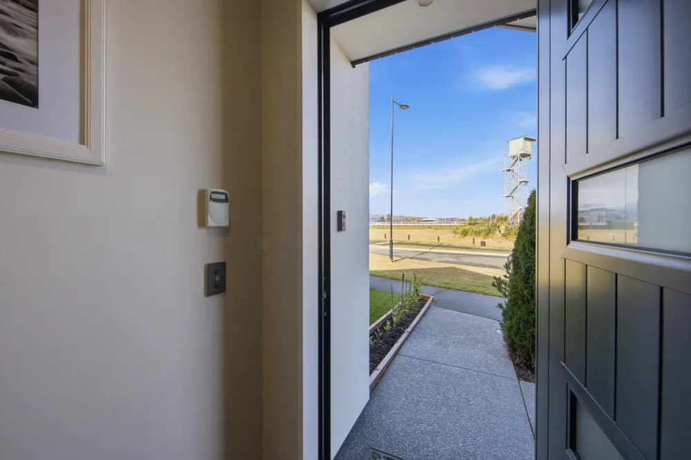 Photos of 42 Manakura Street