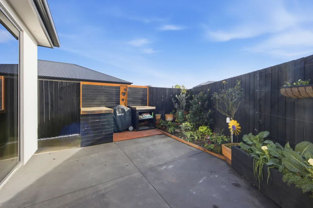 Photos of 42 Manakura Street