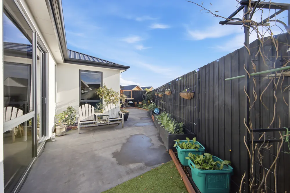 Photos of 42 Manakura Street