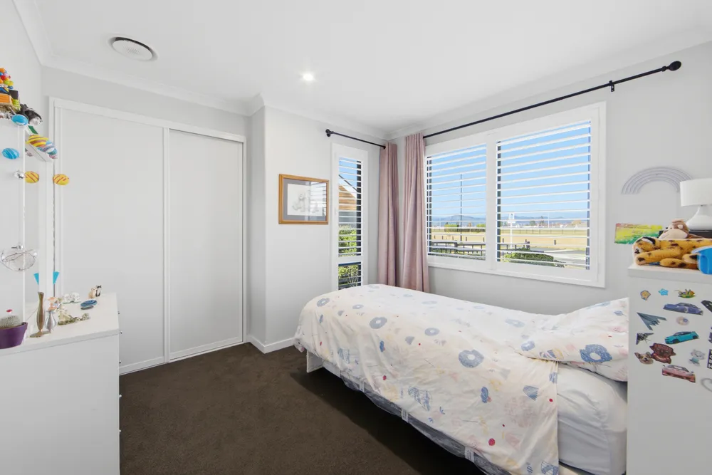 Photos of 42 Manakura Street