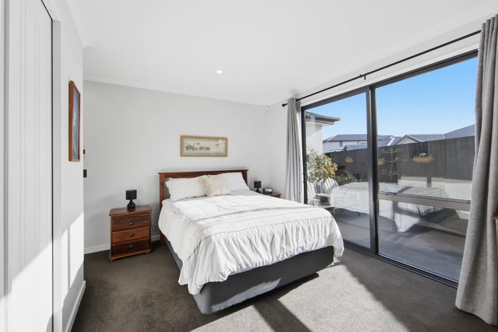 Photos of 42 Manakura Street
