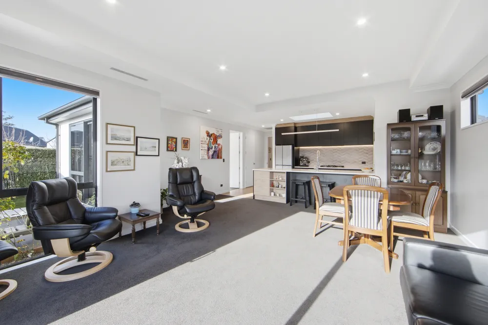 Photos of 42 Manakura Street