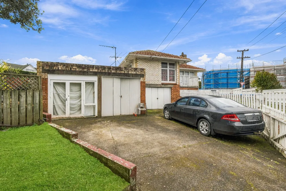 Photos of 27 Claude Road