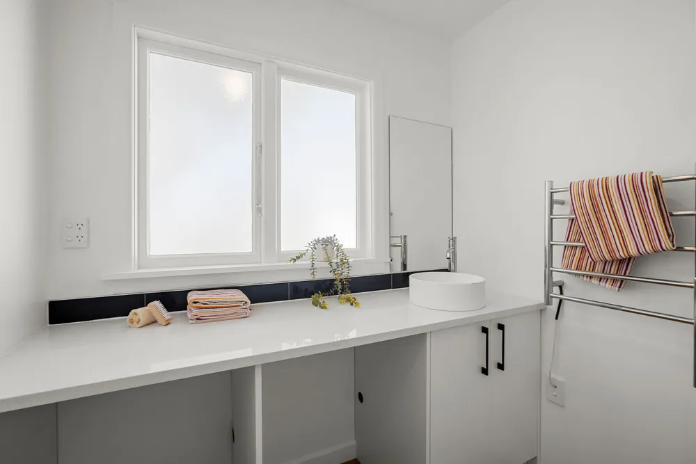 Photos of 325 Wainoni Road