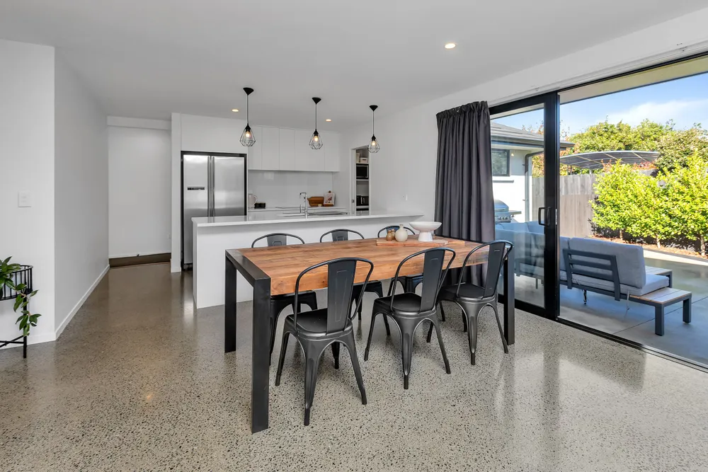 Photos of 10 Lochiel Place