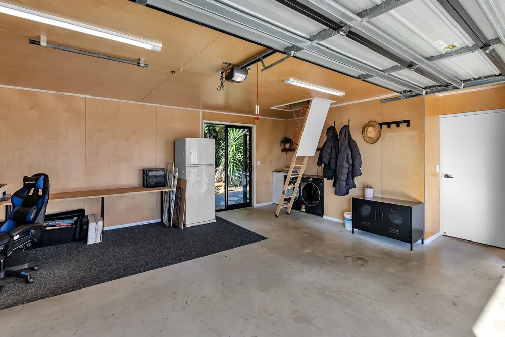 Photos of 10 Lochiel Place
