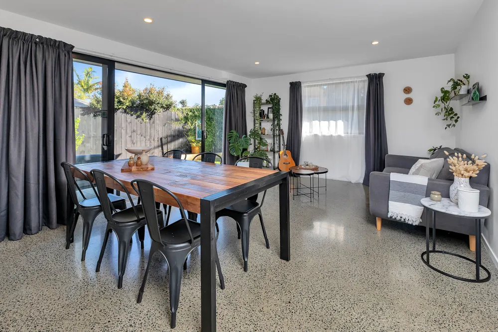 Photos of 10 Lochiel Place
