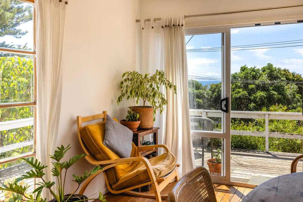 Photos of 24 Victoria Road South
