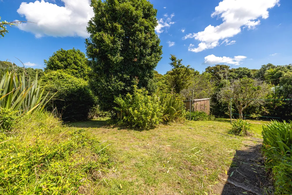 Photos of 24 Victoria Road South