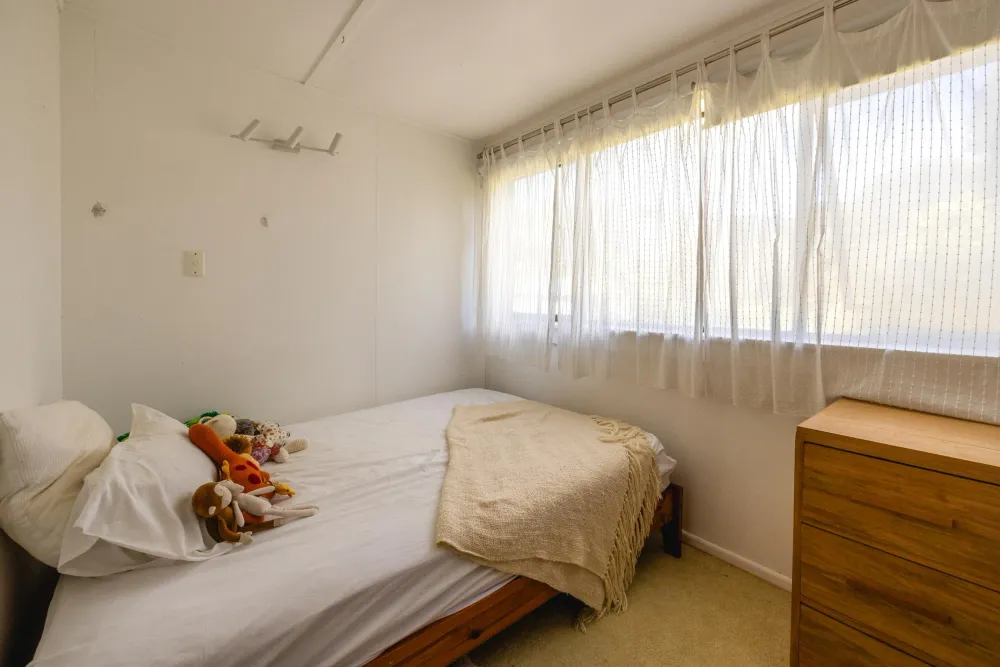 Photos of 24 Victoria Road South