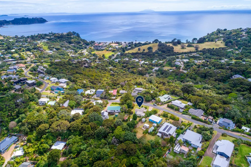 Photos of 24 Victoria Road South