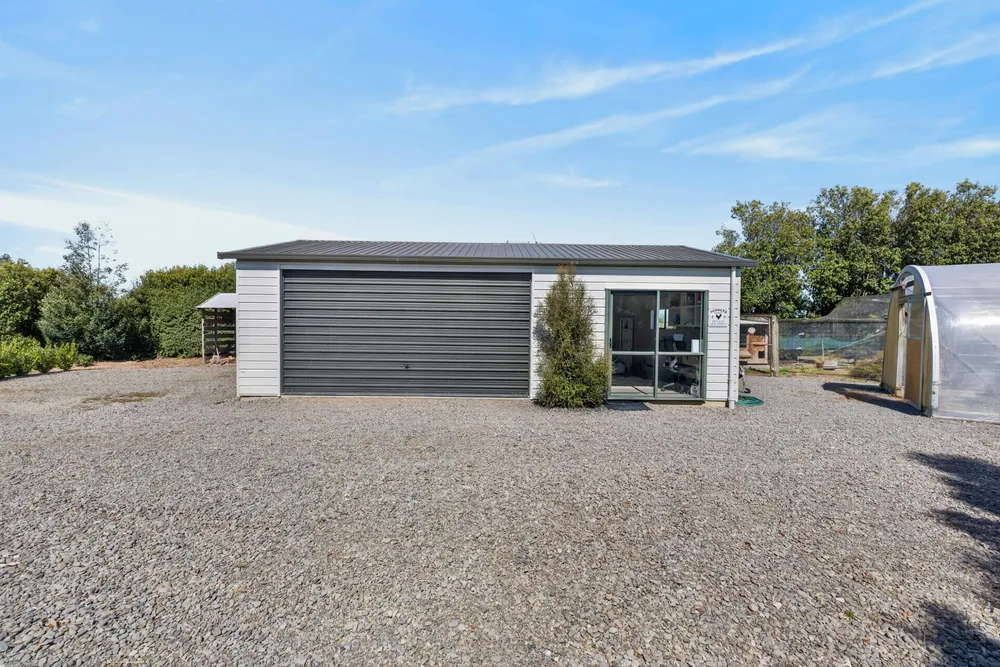 Photos of 35 Ridgens Road