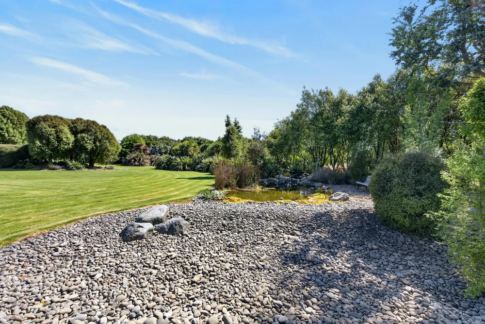 Photos of 35 Ridgens Road