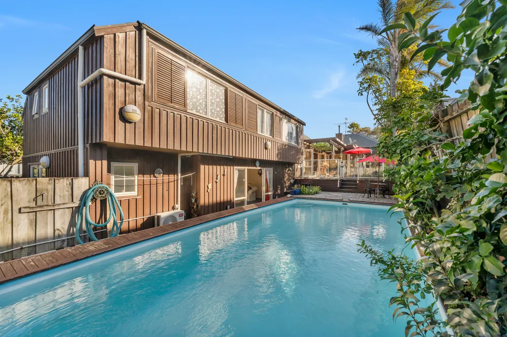 Photos of 18A Gilletta Road