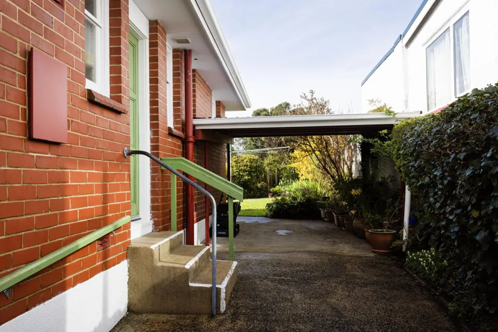 Photos of 756 Highgate