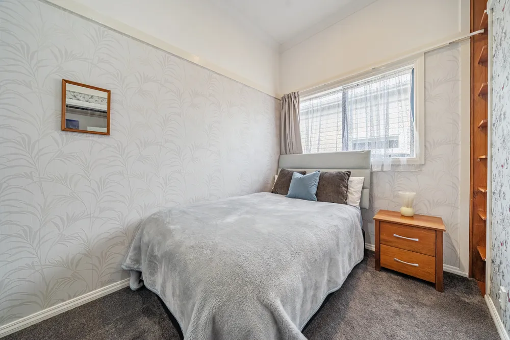 Photos of 55 Bristol Square