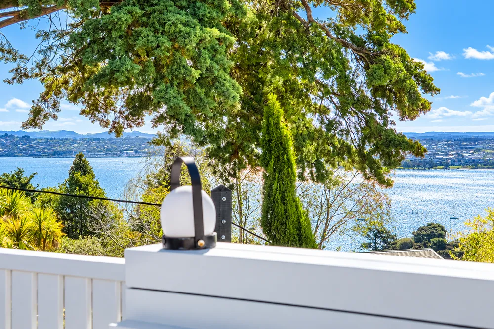 Photos of 33 Island Bay Road