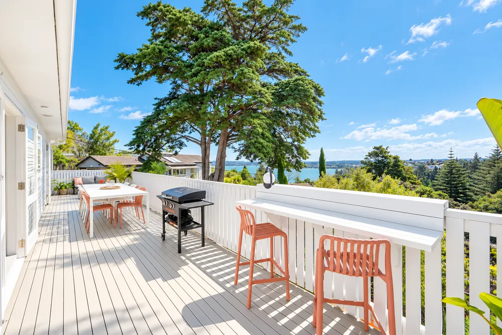 Photos of 33 Island Bay Road