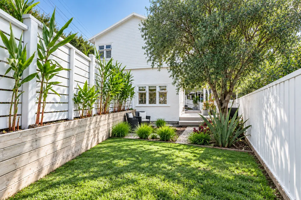 Photos of 33 Island Bay Road