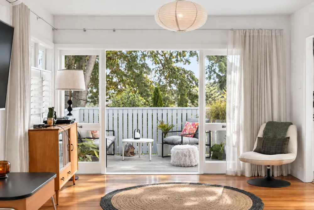 Photos of 33 Island Bay Road