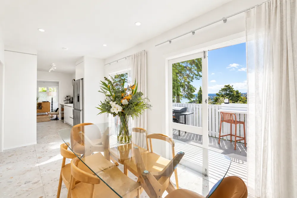 Photos of 33 Island Bay Road