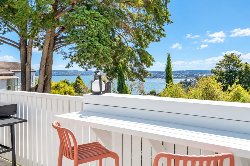 Photos of 33 Island Bay Road