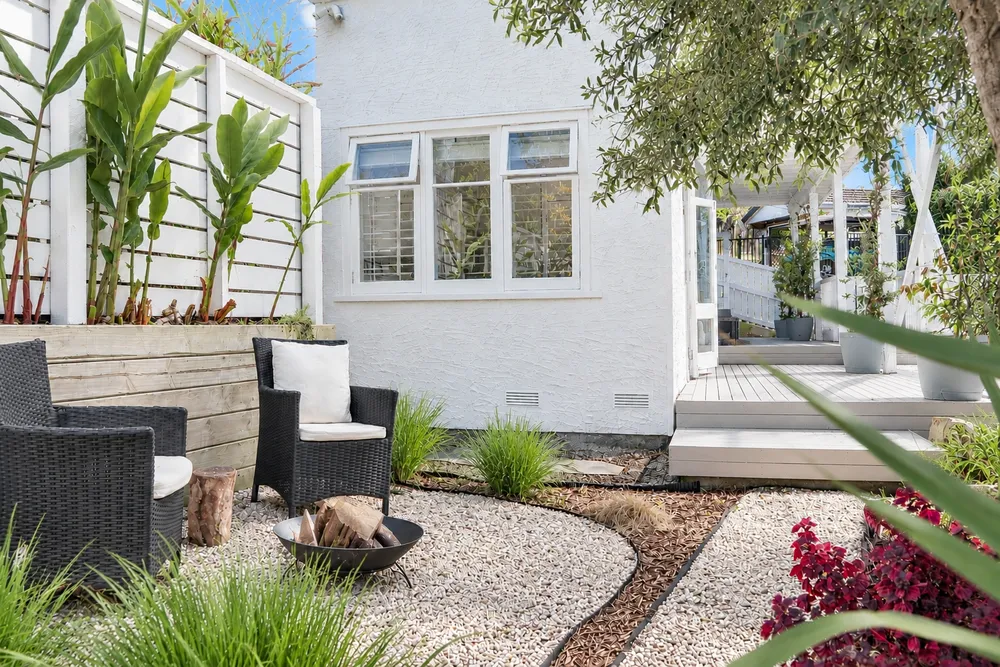 Photos of 33 Island Bay Road