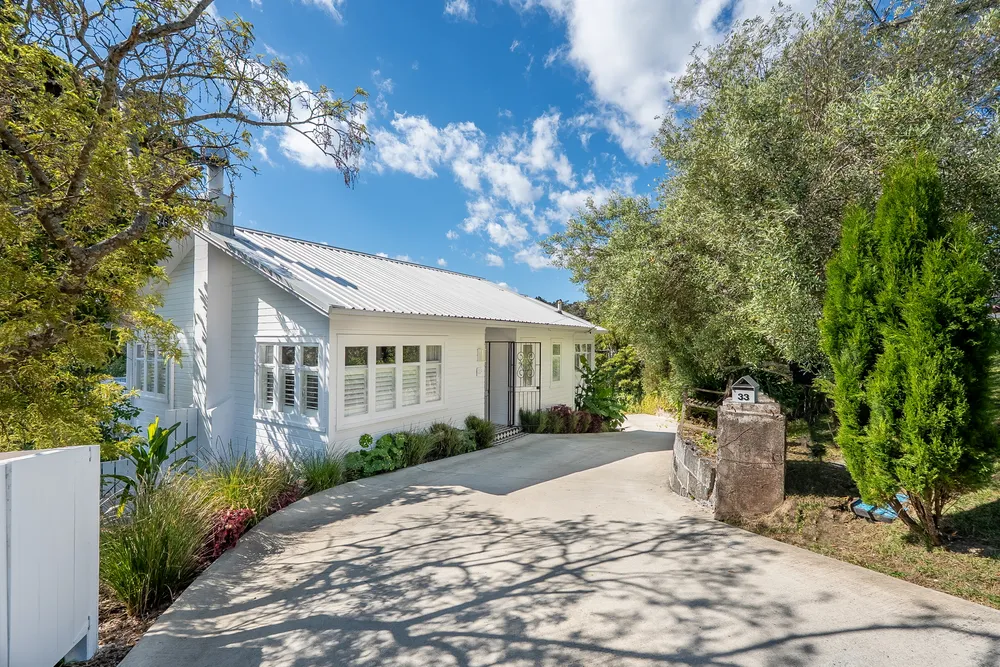 Photos of 33 Island Bay Road
