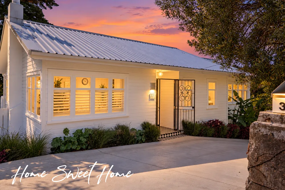 Photos of 33 Island Bay Road