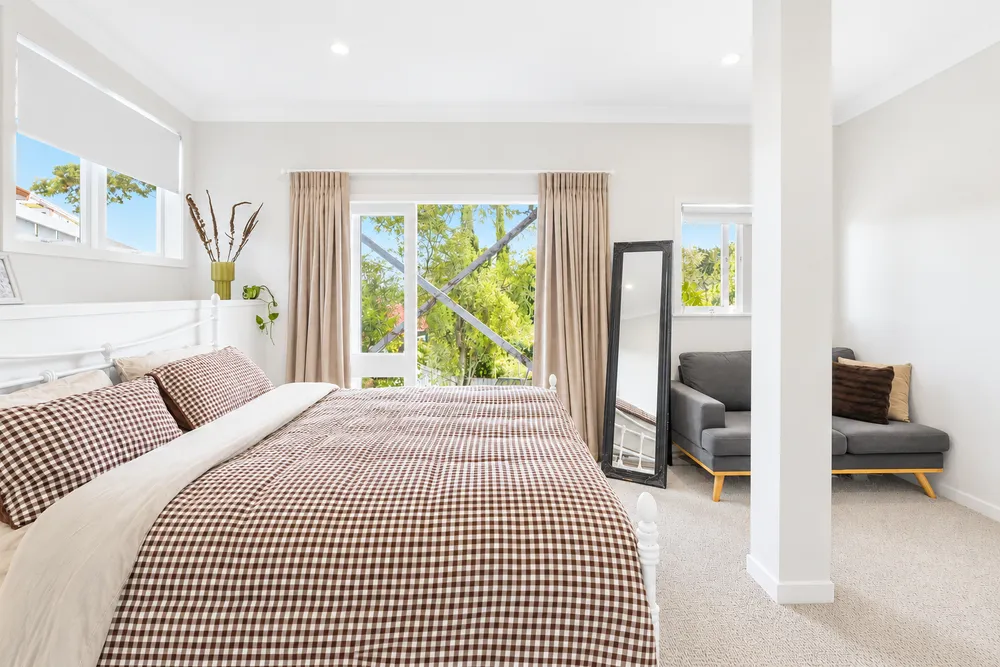 Photos of 33 Island Bay Road