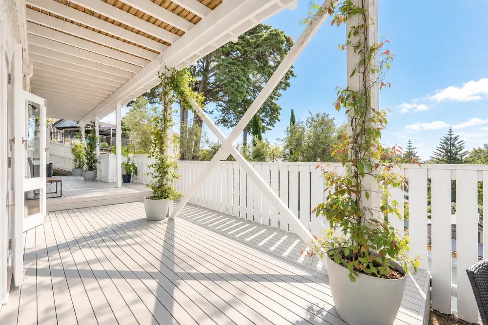 Photos of 33 Island Bay Road