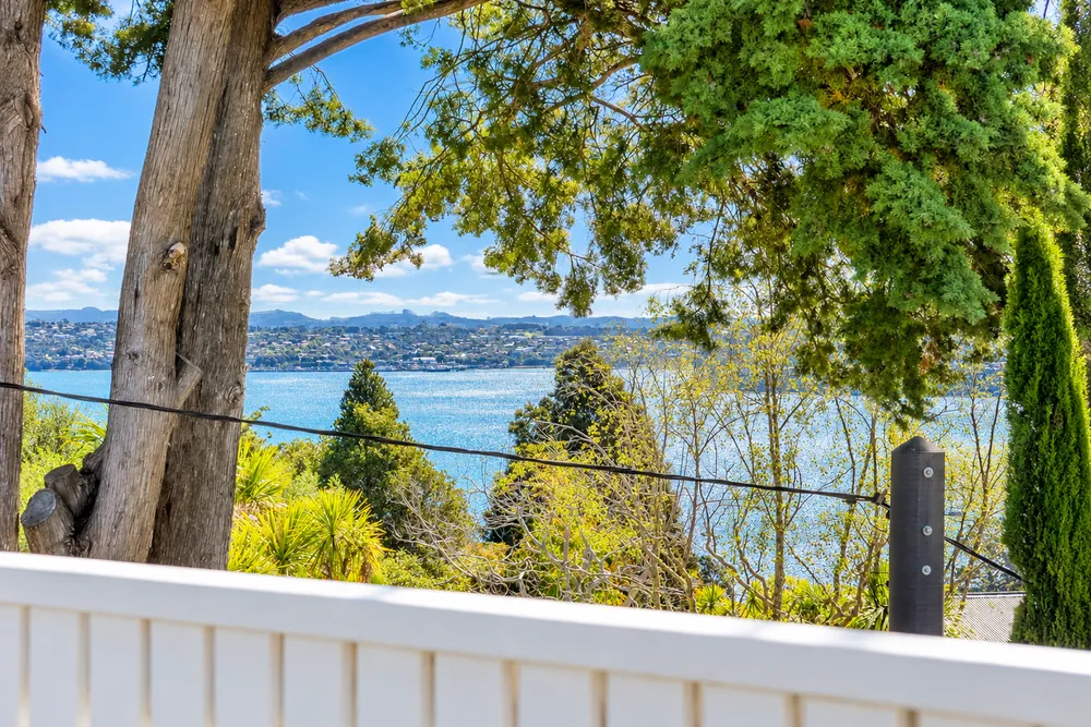 Photos of 33 Island Bay Road