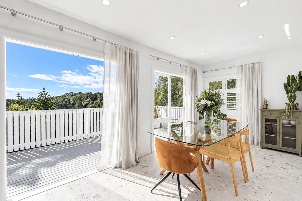 Photos of 33 Island Bay Road