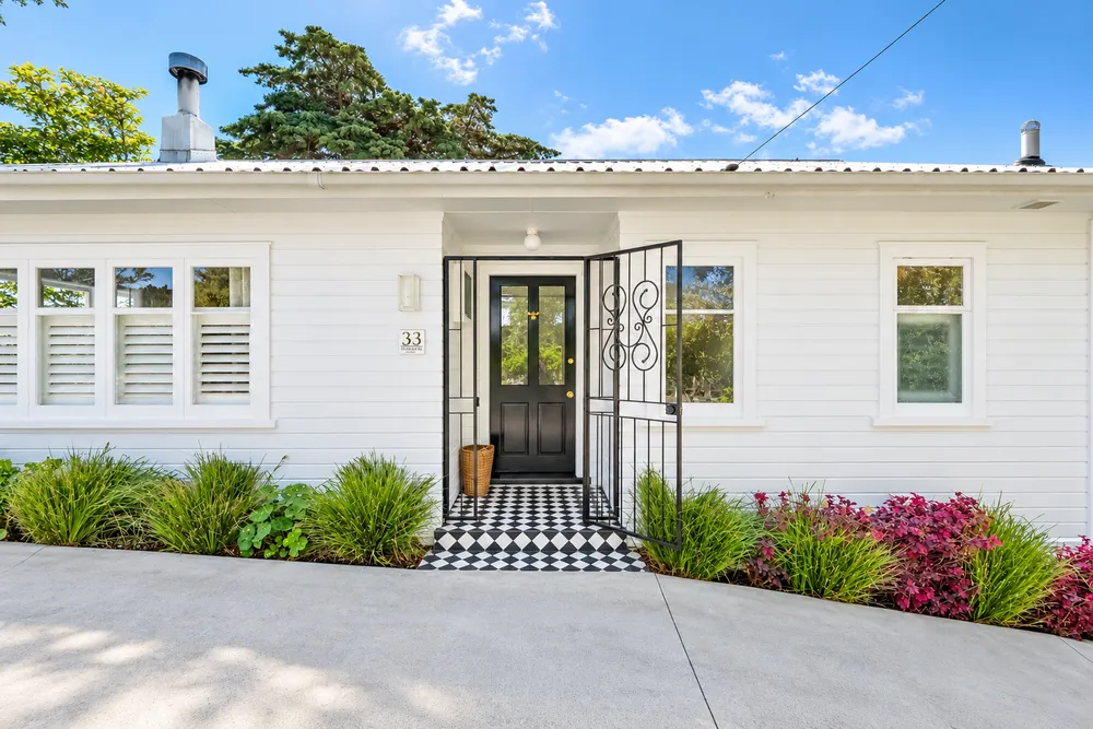 Photos of 33 Island Bay Road