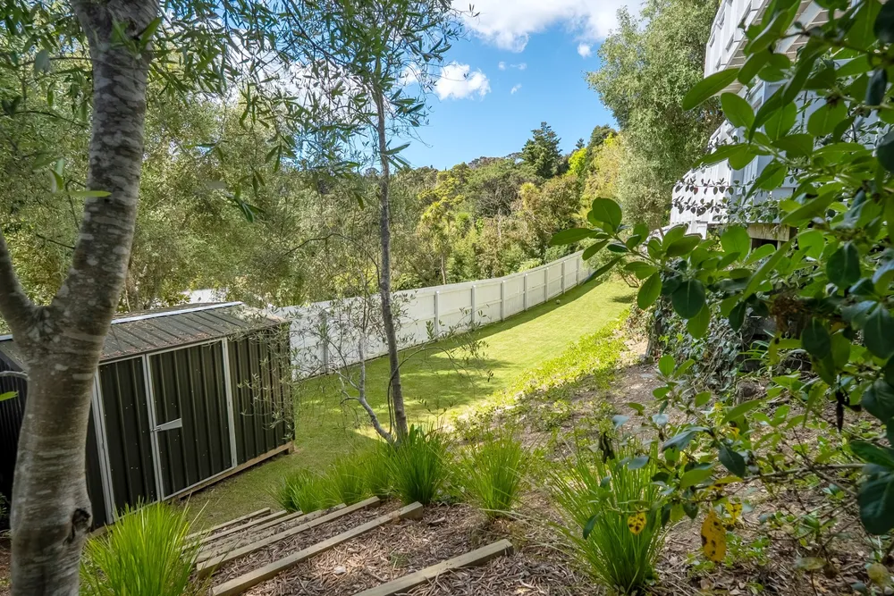 Photos of 33 Island Bay Road