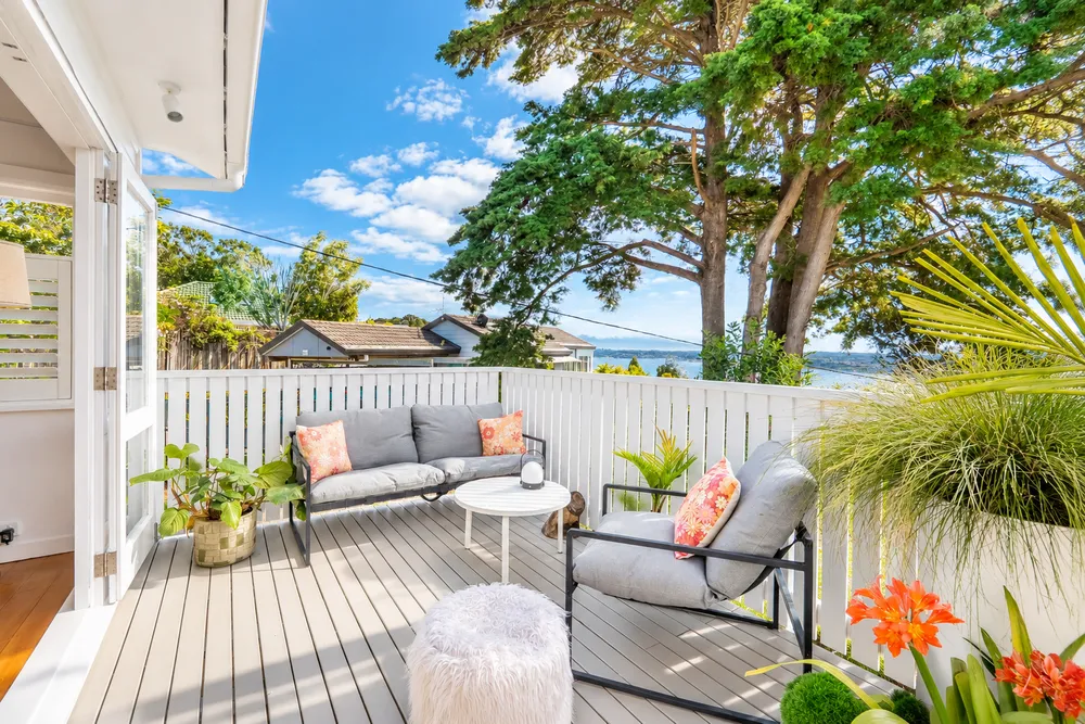 Photos of 33 Island Bay Road
