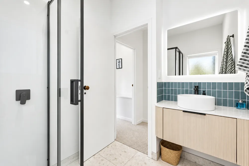 Photos of 33 Island Bay Road