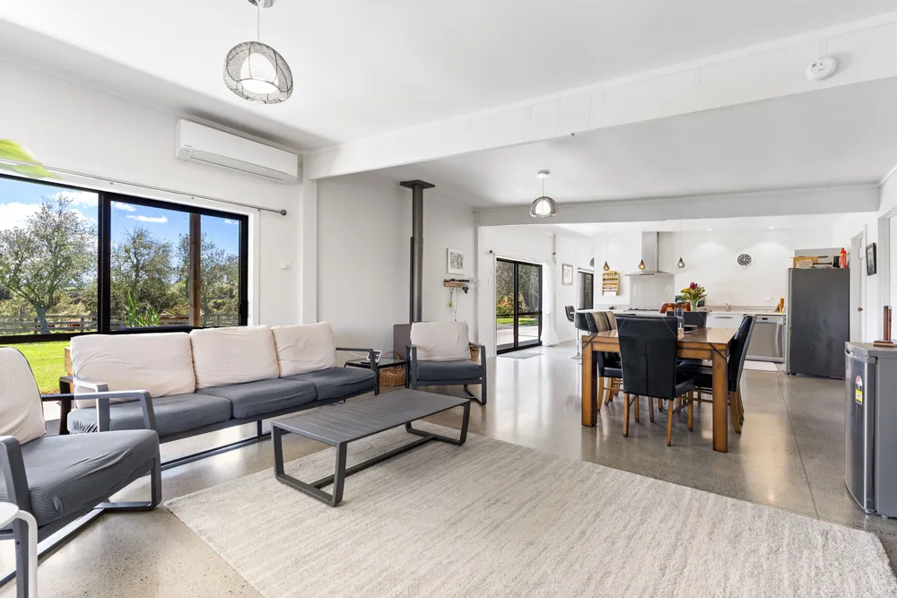 Photos of 83 Waitangi Road
