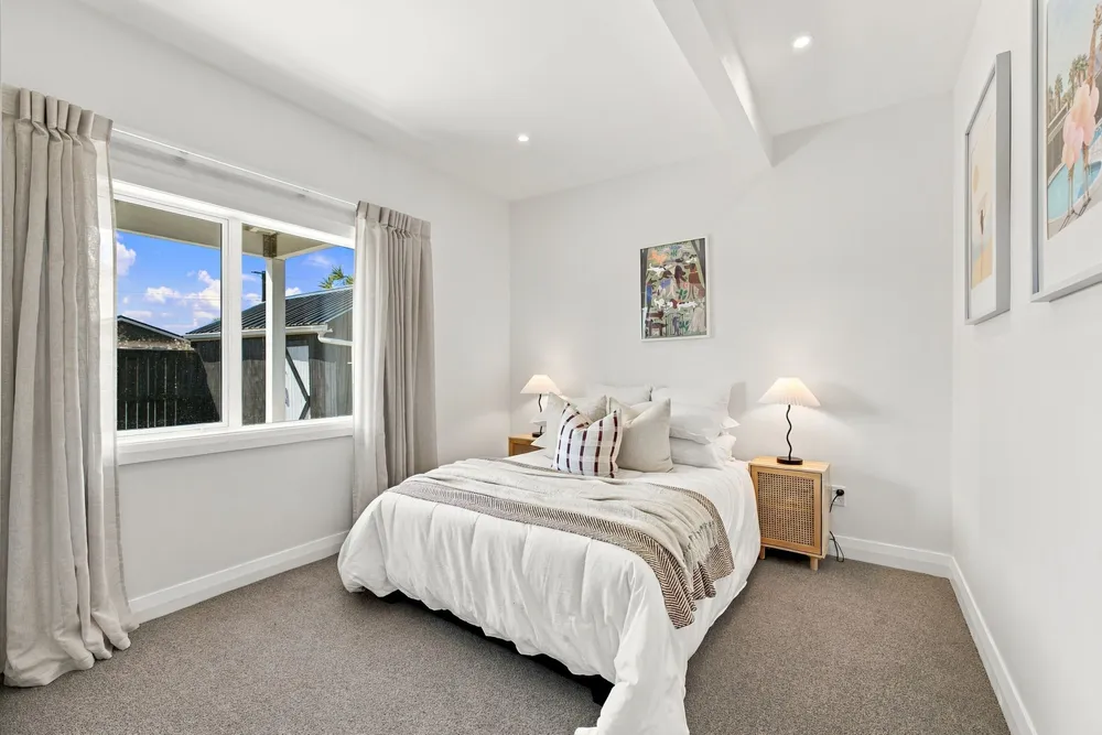 Photos of 38 Dryden Street