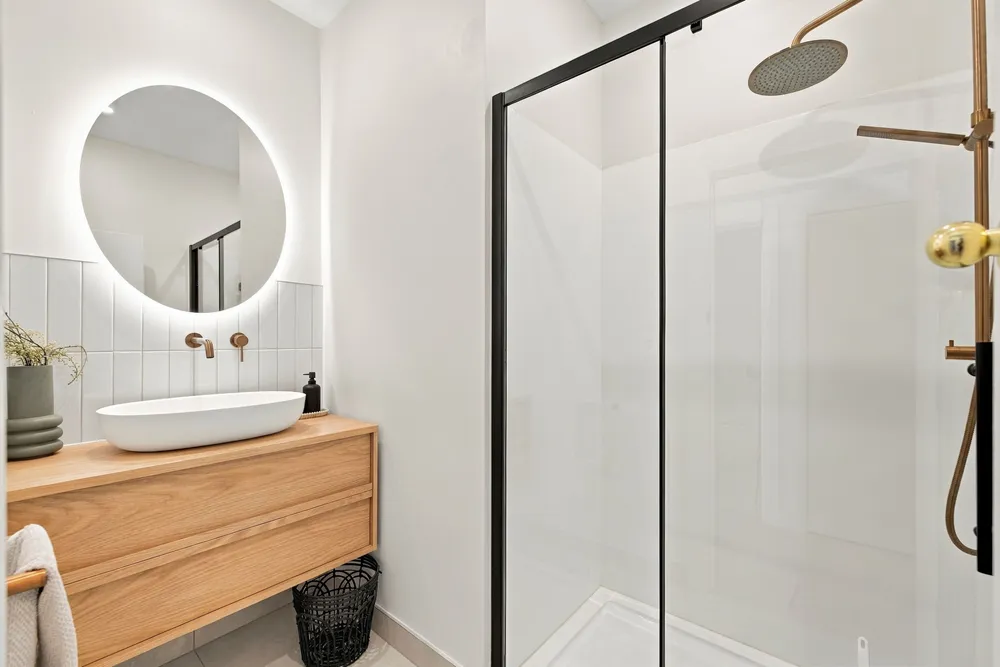 Photos of 38 Dryden Street