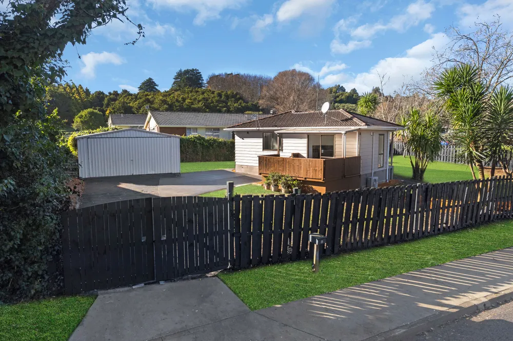 Photos of 6 Redcrest Avenue