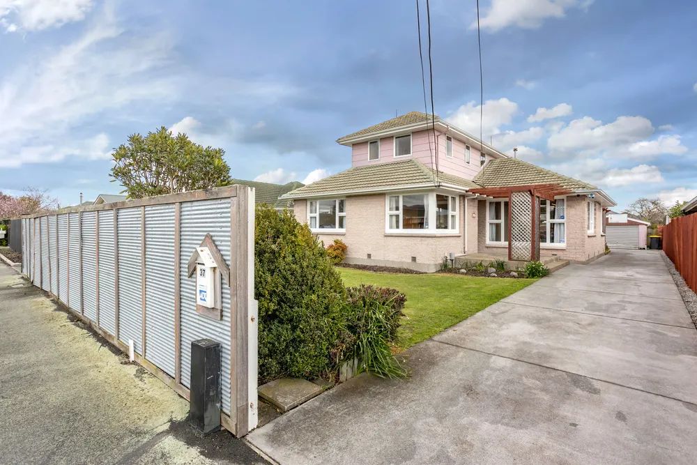 Photos of 37 Mountfort Street