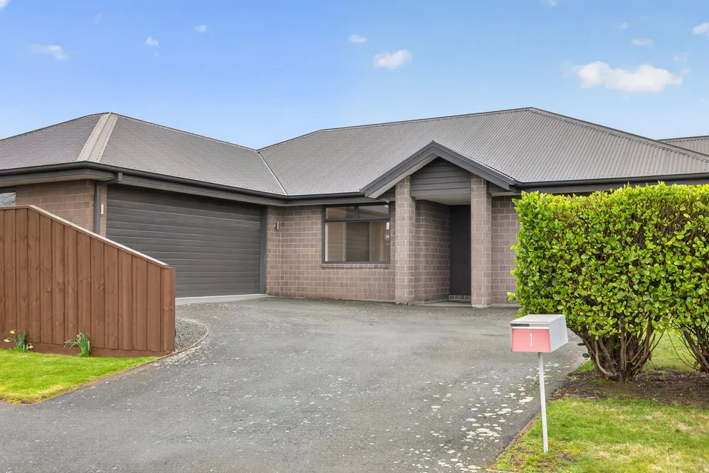 Photos of 1 Eastfield Drive