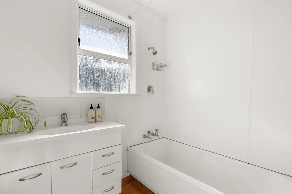 Photos of 4a Lachlan Avenue