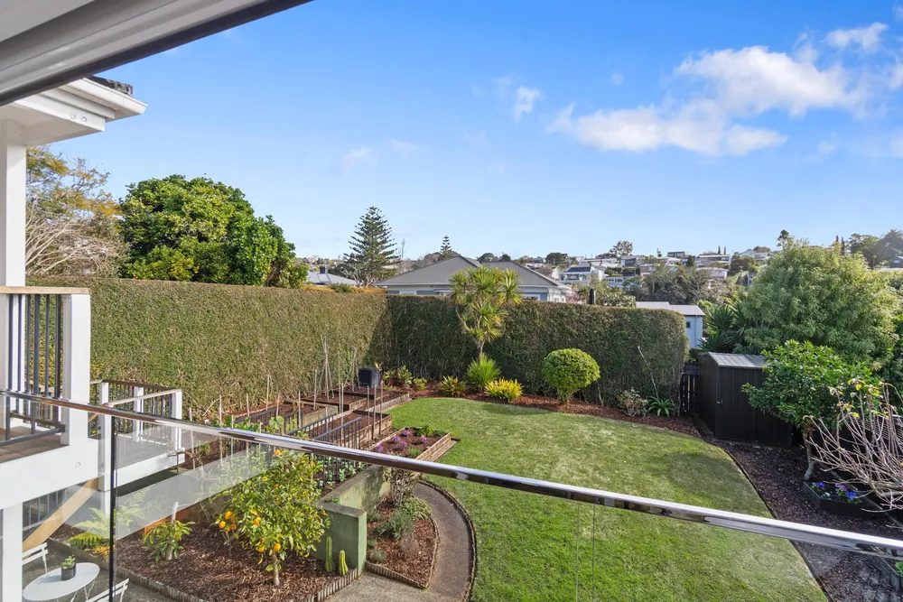 Photos of 46 Kelvin Road